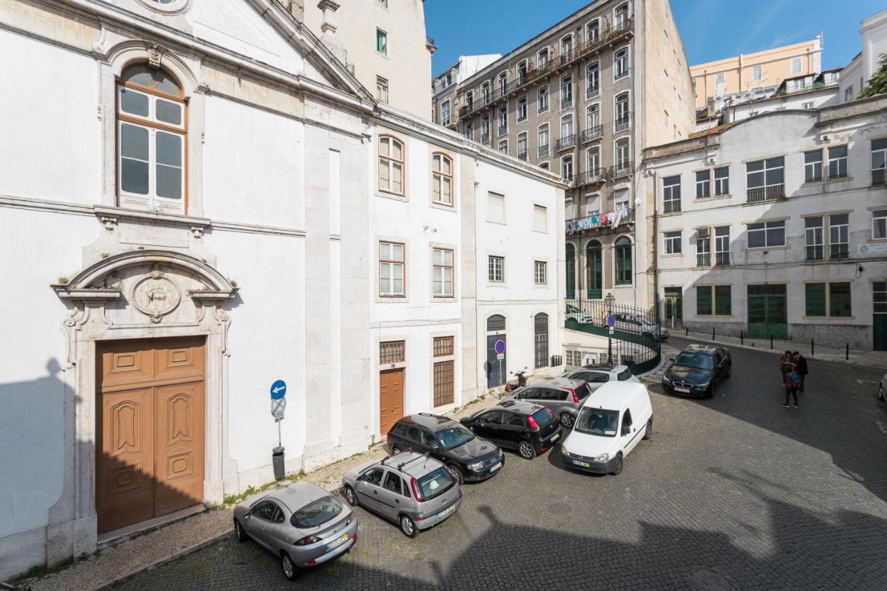 Apartments Center Alfama Lisbon Bagian luar foto